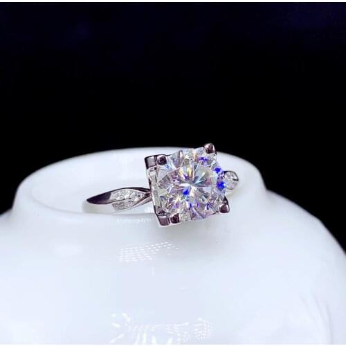 Exquisite sparkling moisanite ring for women ring 925 sterling silver birthday gift shiny better than diamond engagement ring