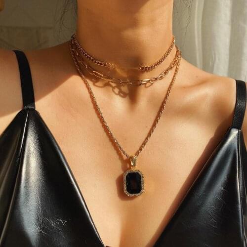 Fashion Multilayer Necklace Black Resin and Crystal Inlay Pendant Necklace Women Trendy Geometric Charm Necklace Wholesale