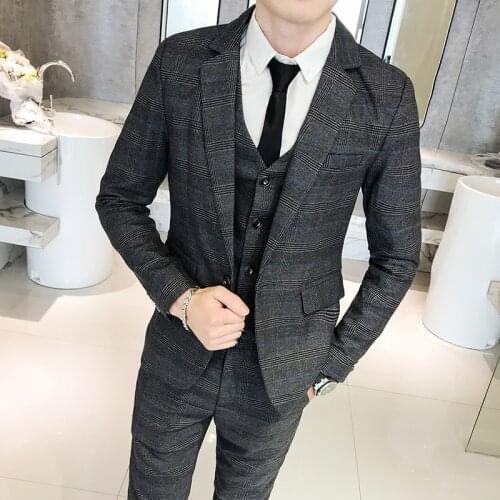 2021 New Spring and Autumn Fashion Casual Mens Stripe Single Breasted Business Casual Slim Three-piece Mens Wedding Suit