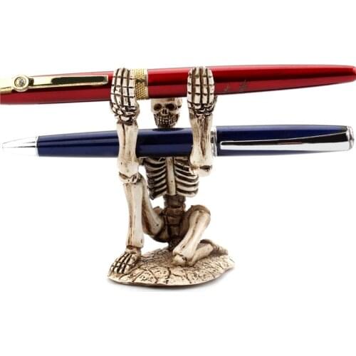 Skull Pen Holder Ghost Soldier Skeleton Figurine Pencil Stand for Office Home Decor Resin Sculpture Desk Organizer Penholder