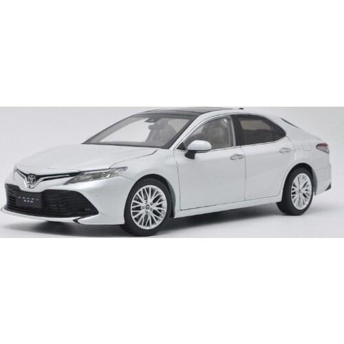 1/18 Scale Toyota Camry 2018 8th Generation White Diecast Car Model Toy