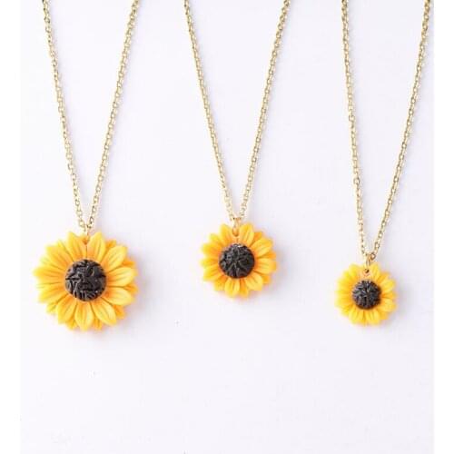 New Sunflower Pendant Necklace & Gold Chain 1.5cm 1.8cm 2.5cm Resin Flower Collar Necklace For Women Girl Jewelry Gift