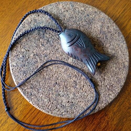 Retro Peach Wood Carving Fish Pendant Fallinger Necklace Sweater Chain