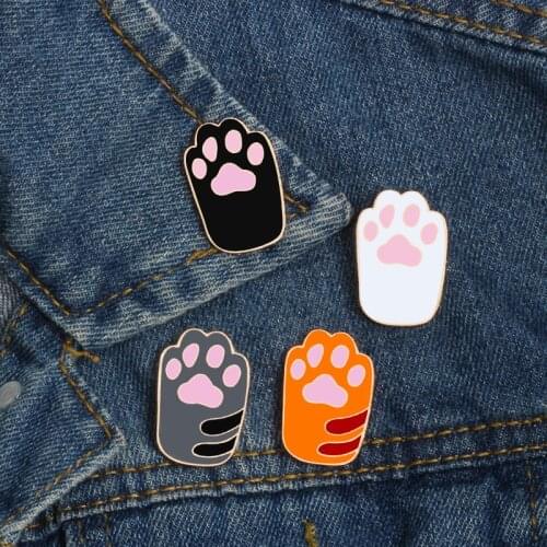 Cartoon Cat Claw Vintage Brooch Anime Badges Pin Brooches For Women Jewelry Gifts Men Metal Enamel Pins Jackets Accessories