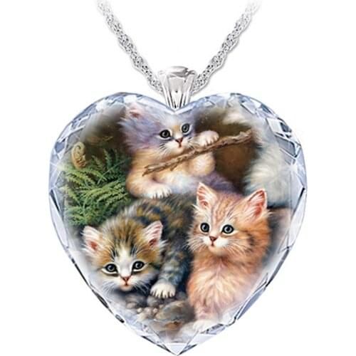 Exquisite Ladies Heart Shaped Crystal Three Kittens Pattern Pendant Necklace