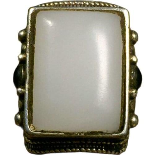 Collection of Hetian jade square ring in Qing Dynasty