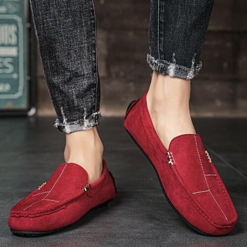 Men Casual Shoes Fashion Slip-On Flock Moccasin Driving Shoes Soft Comfortable Breathable Flats Shoses Black Red Mens Loafers