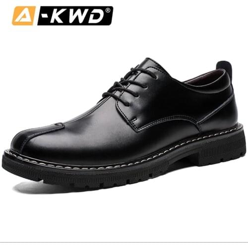 2019 Fashion Black Mens Leather Shoes Lace-up Loafer Shoes Men Zapatos Charol Hombre Mens Shoes Casual Leather Low Help Dr Boots