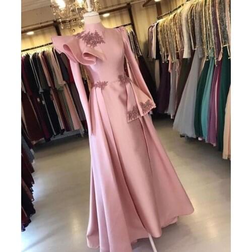 Pink Satin Appliques Long Sleeve Muslim Evening Dress 2021 High Neck A Line Arabic Dubai Formal Evening Party Gown Robe De Soire