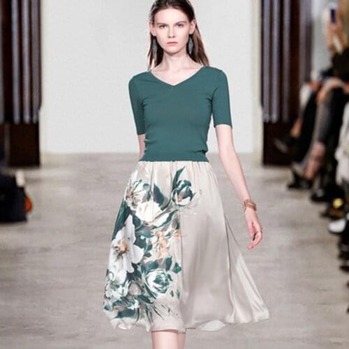 2 Piece Set Women Floral Print Skirt and Knitted Blackish Green Pullover 2019 Summer V-Neck Short Sleeve Crop Top 2 Piece Outfit