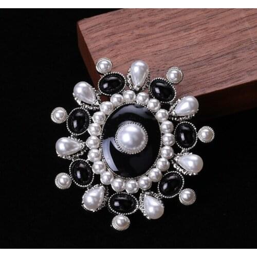 Vintage Pearl Medal Brooch for Woman Clothing Accessories