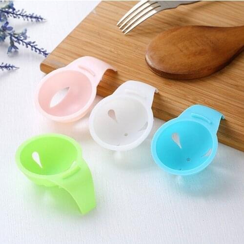 1PC Food Grade Plastic Egg Yolk White Separator Egg Divider Novelty Kitchen Gadgets Cooking Tools KW 016