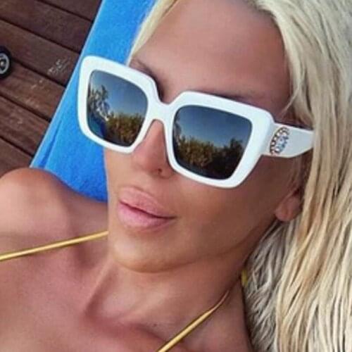 Fashion Classic White Square Sunglasses Women Vintage Oversized Gradient Sun Glasses Shades Men Luxury Designe Men Goggles UV400