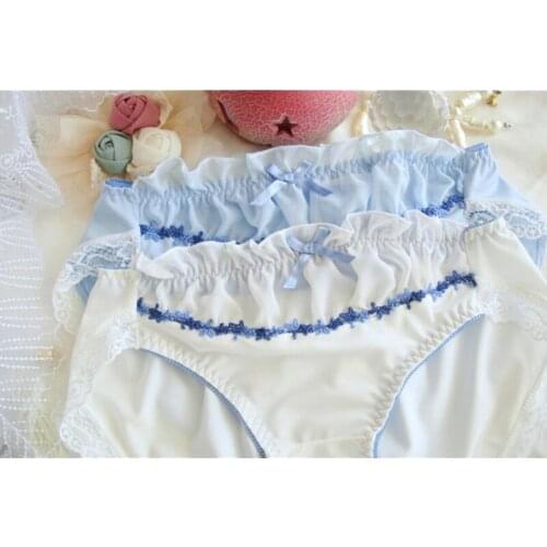 2021 New Arrival Milk Silk Girly Panties Sexy Small Fresh Womens Underpants Floral Lace Breathable Ladies Seamless Lingerie