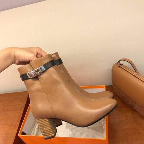 2021Botas de couro genuíno feminina tornozelo moda chunky salto alto bombas femininas pista fivela decoração outono inverno bota