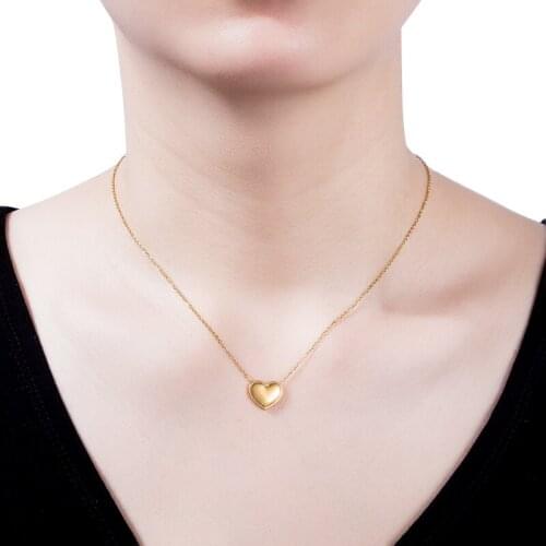 New simple fashion stainless steel jewelry ladies accessories short elegant cute golden heart-shaped pendant necklace girl gift