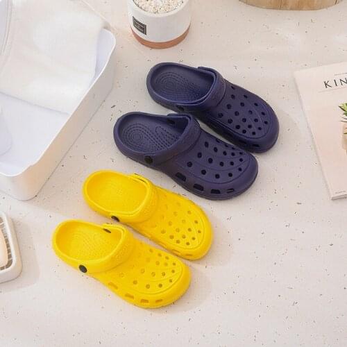 New summer couple slippers sandals outdoor non-slip hollow womens hole shoes drifting garden shoes beach shoes