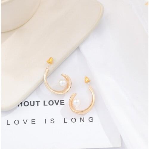 Ruanme a pair of earrings han edition aesthetic personality metal studs pearl earrings women geometric earrings adorn article