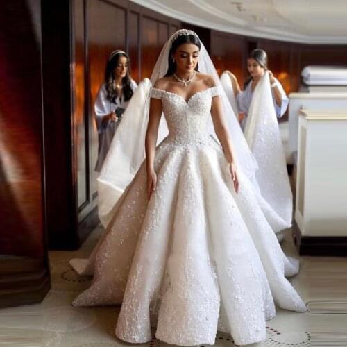 Luxury Dubai Wedding Dresses Cap Sleeve Backless Lace-up Ball Gown With Long Train Bridal Wedding Dressing Gown