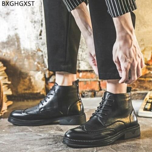 Black Motorcycle Boots for Men Male Luxury Designer Shoes for Man 2021 Martin Boots Leather Boots Men Brogue Shoes Men Chaussure