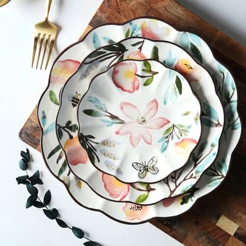 Nordic Hand-painted Floral Pastoral Flower-shaped Ceramic Serving Plate Dinner Dishes Microwave Safe Dinnerware Dessert Plate