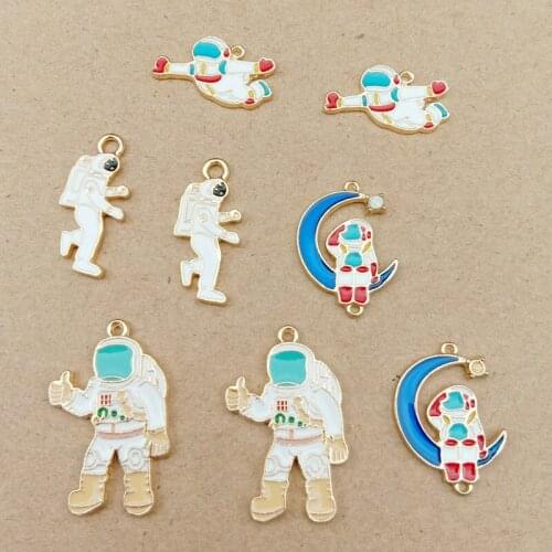 10pcs/Lot Kawaii astronaut Spaceman Enamel Alloy Charms Gold Tone Plated Oil Drop DIY Ornament Earring Necklace Pendant Ornament