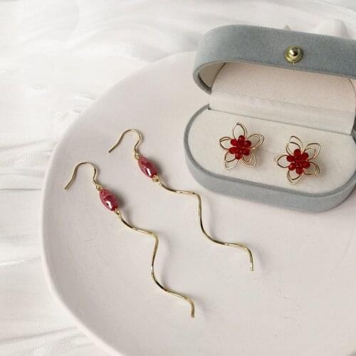 Stud Earrings for Women Fashionable Red Crystal Flower Earrings Geometric Elegant Engagement Earrings Jewelry Wholesale