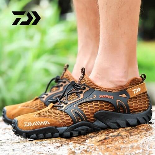 2021 Daiwa Hiking Fishing Shoes Anti-skid Mountain Climbing Boots Outdoor Athletic Breathable Anti-wear Fishing Men Shoes 003