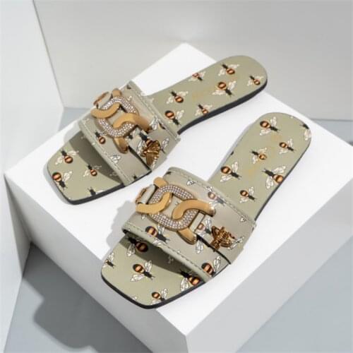 New Ladies Slippers Square Toe Rhinestone Flat Bottom Slides Metal Square Button Cartoon Bees Print Casual Beach Shoes Slippers