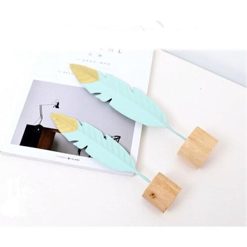 1PC New Nordic Modern Ornaments Metal Wooden Craft Feather Modeling Pen Sculpture Living Room Miniature Home Decoration JL 256