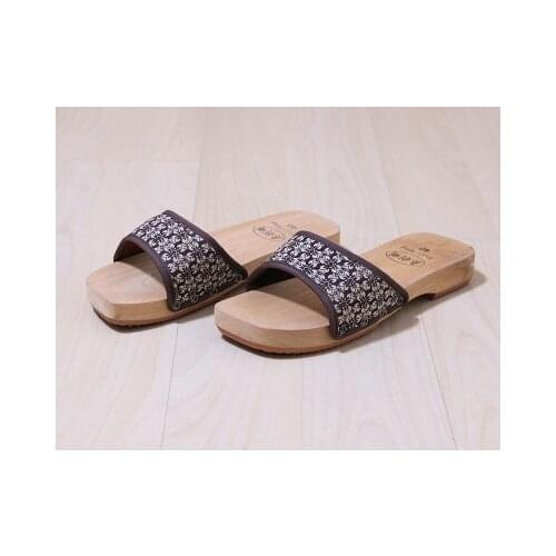 Womens Wood Slides Anti-Slip Flat Heel Summer Sandals Causal Beach Slippers Japan Geta Cosplay Shoes