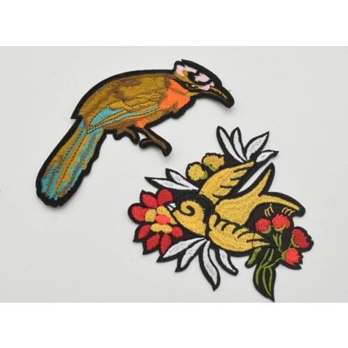 20pcs Iron On Embroidered Applique Patch Small Red Throat Bird for DIY craft sewing