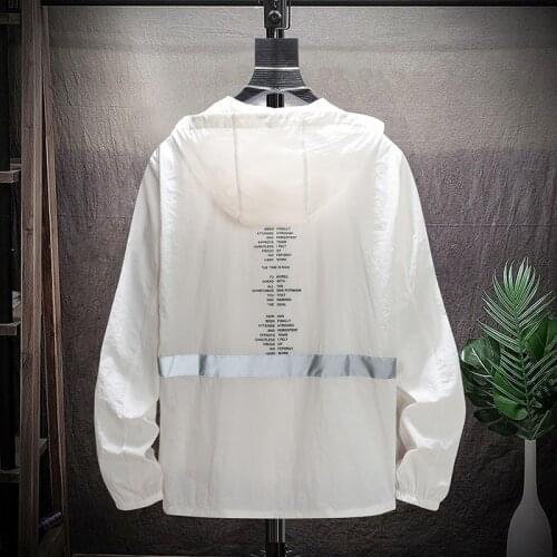 2021 Mens Summer Light-Weight Hooded Jacket Thin Windbreaker Fashion Print Windproof Sunscreen Beach Casual Zipper Coat M-5XL