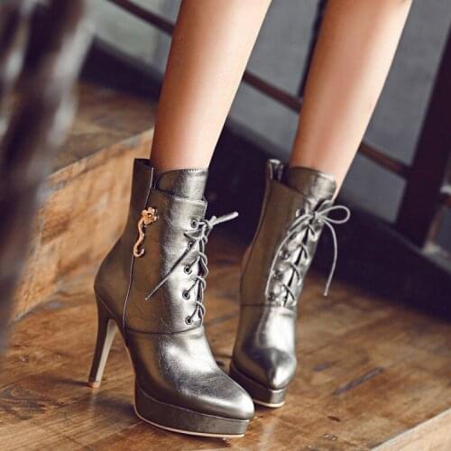 Big Size 11 12 13 Tied Metal Decorative Short Chelsea Boots with Tip Fine Heel and Super High heel Waterproof Platform
