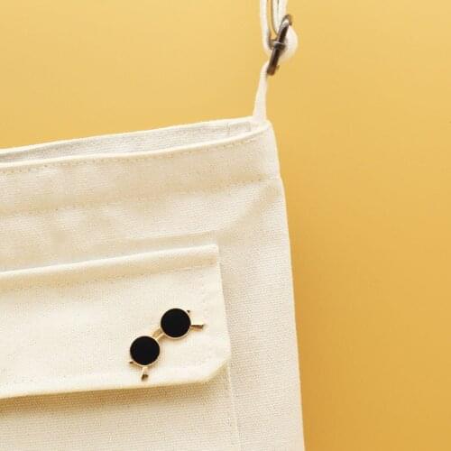 New Arrival Badge Pins Creative Glasses Brooch Fashion Enamel Lapel Pin Jewelry Cute Trinket for Bag Suit Brooches Accessory