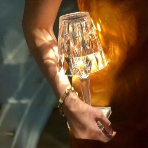 Diamond Table Lamp USB Rechargeable Acrylic Decoration Desk Lamps Portable Touch Sensor Bedside Fancy Crystal Lighting Fixture