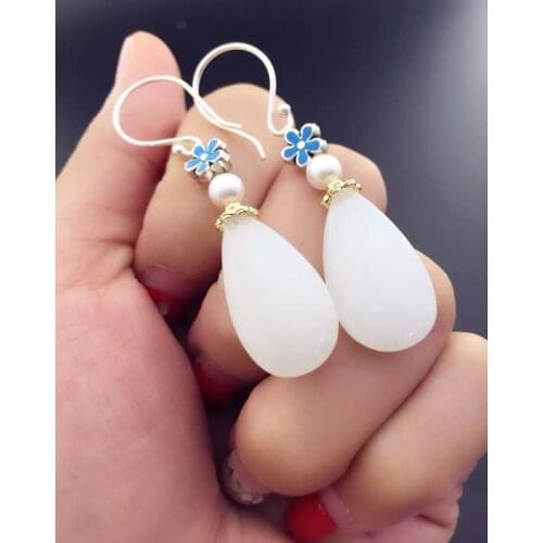 Natural and nephrite white yu earrings, yu body full of drums, with pearl + burning blue accessories2167