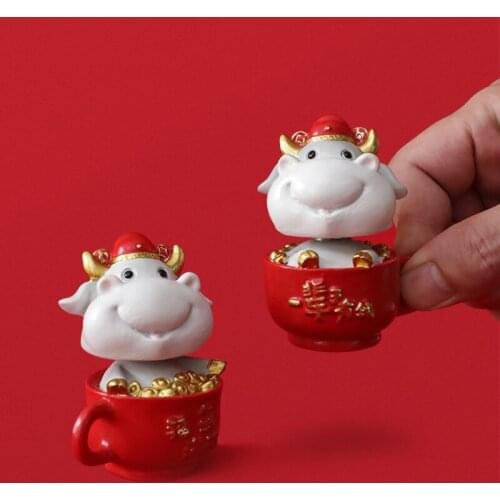 Chinese Style New Year Of The Ox Ornaments Creative Gifts New Year Festive Home Decorations Office Car Decorations Coins D7YA