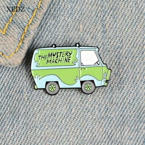 XEDZ Green long-distance car enamel brooch fashion magical engine vehicle badge friends overcome decoration gifts