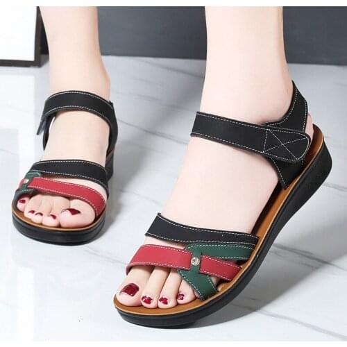 Summer new mother leather sandals large size soft bottom women sandals casual comfortable grandmother flat low heel sandals