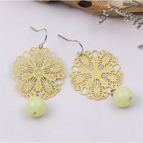 New Trendy Simple Hollow Flower Pendant Filigree Earrings for Women Silhouette Rhinestone Drop Earring Jewelry Party Accessories