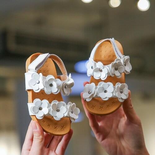 New Arrival Kids Soft Sole Beach Sandals Summer Fashion Children Girls Sandals Antislip Flats Toddler Three flowers Rome Shoes