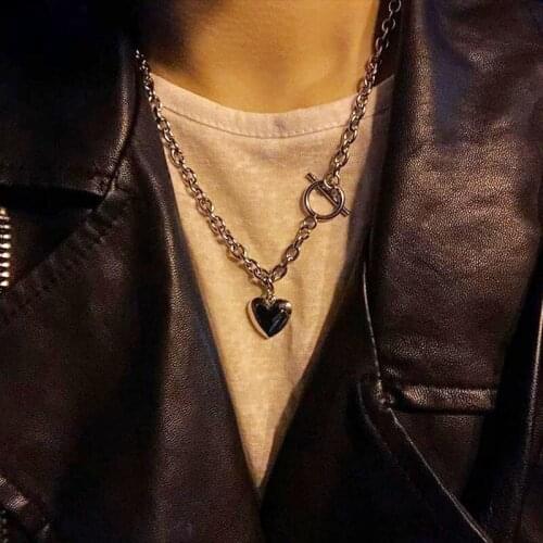 The New Red Same Paragraph Europe and The United States Harajuku Retro Love Peach Heart Necklace Cold Wind Necklaces for Women