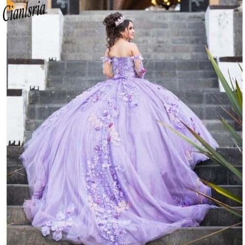 Gorgeous Sweetheart Lace Appliques Quinceanera Dresses Long Sleeve Lace-up Back Ball Gowns 3 D Flower Tulle Sweet 16 Dresses