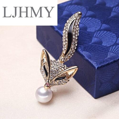 Luxury Animal Fox Fresh Water Bright Pearl Brooch Accessories Gold-plated Rhinestone Pave Brooch Christmas Gifts