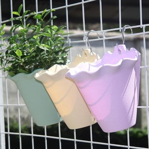 80%HOTFlowerpot Breathable Ruffled Edge Plastic Wall-mounted Plant Pot Vase for Outdoor