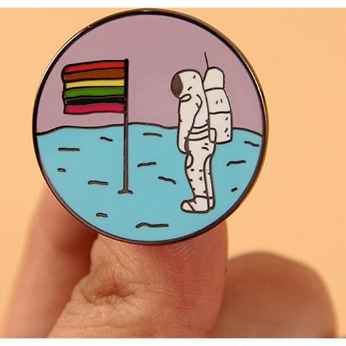 Astronaut Rainbow Flag Gay LGBTQ Pride Kawaii Brooch Pins Enamel Metal Badges Lapel Pin Brooches Jackets Jeans Fashion Jewelry