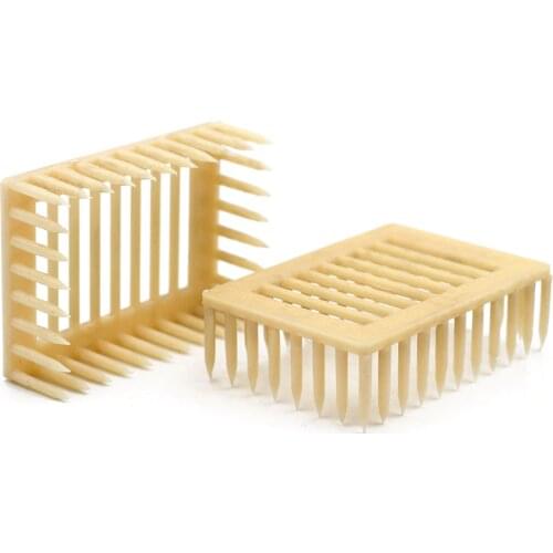 2 PC Beekeeping Plastic Queen Bee Marker Cage Clip Bee Catcher Beekeeper Beekeeping Tools Equipment