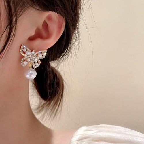 Shining Rhinestone Hollow Geometric Butterfly Stud Earrings Elegant Pearl Piercing Earring for Women 2021 New Trendy Jewelry