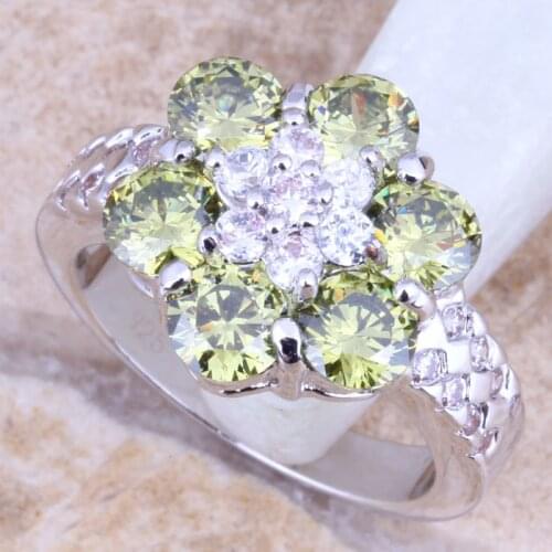 Marvelous Flower Green Peridot White CZ Silver Plated Womens Ring Size 6 / 7 / 8 / 9 R1406